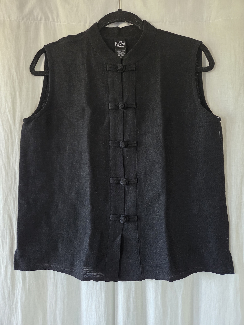EILEEN FISHER | Black Sleeveless Mandarin Button Vest